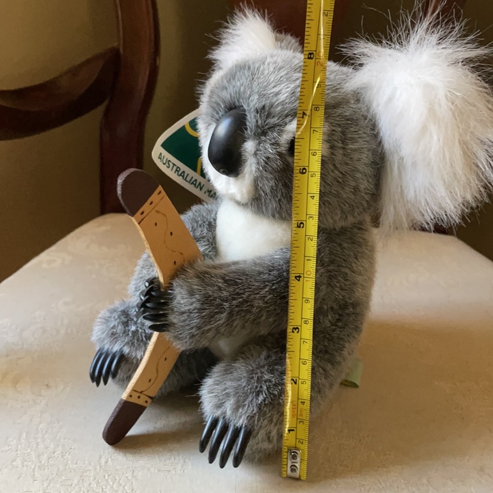 NWT Australian made koala bear with wooden boomerang, artificial fur - Picture 8 of 9